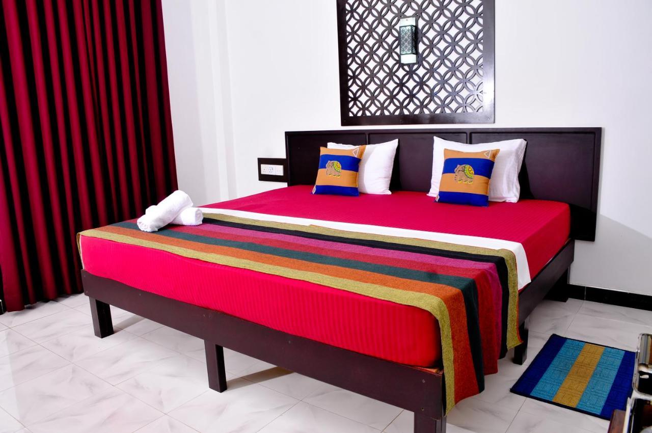 Myr-O Homestay Kombichankulama Экстерьер фото